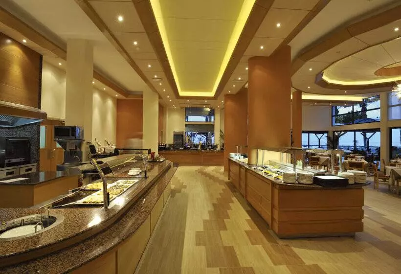 בית מלון כפרי Constantinou Bros Pioneer Beach