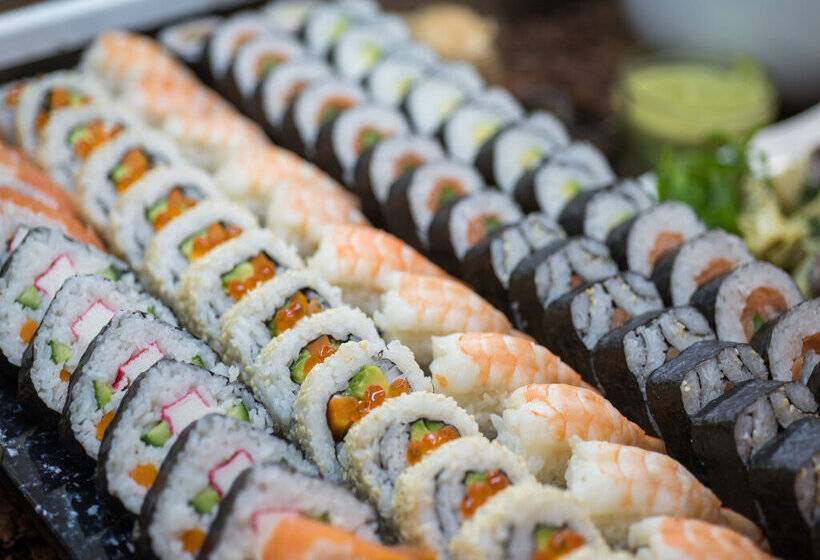 هتل Constantinou Bros Pioneer Beach