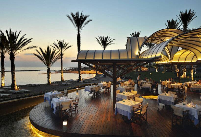 هتل Constantinou Bros Pioneer Beach