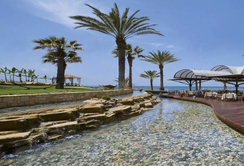 בית מלון כפרי Constantinou Bros Pioneer Beach