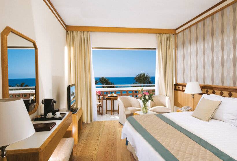 هتل Constantinou Bros Pioneer Beach