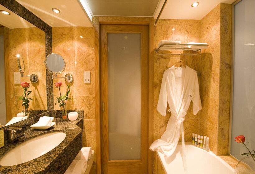 هتل Constantinou Bros Pioneer Beach