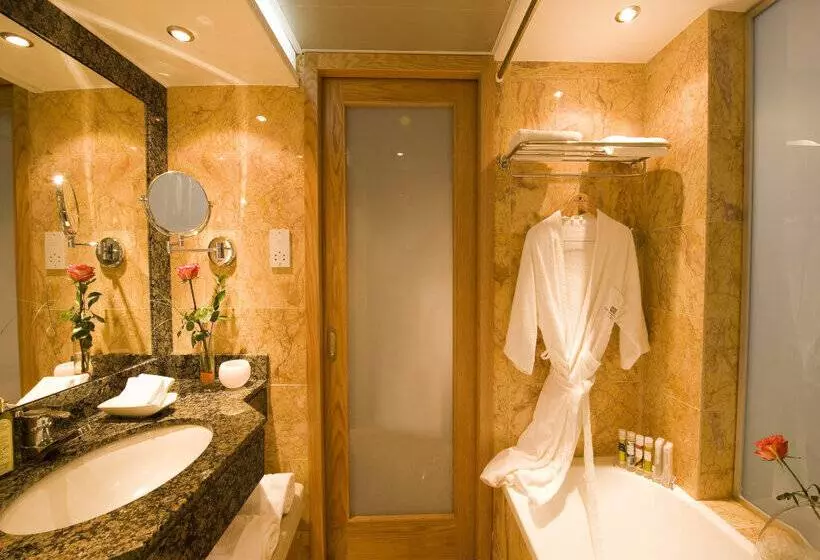 בית מלון כפרי Constantinou Bros Pioneer Beach