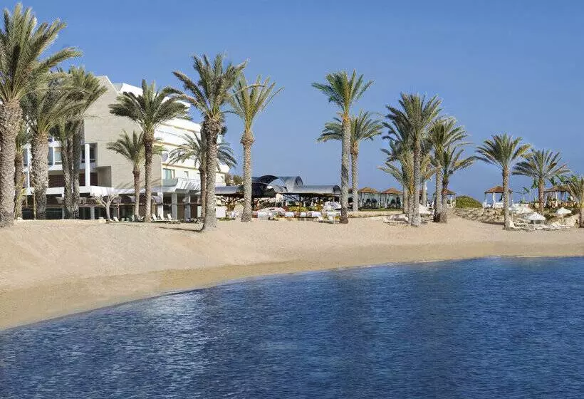 בית מלון כפרי Constantinou Bros Pioneer Beach