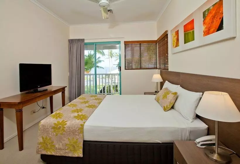 酒店 Coral Sands Beachfront Resort