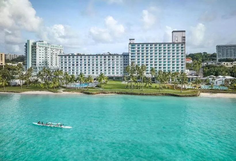 هتل Crowne Plaza Resort Guam