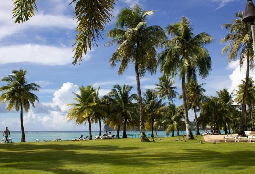 בית מלון כפרי Crowne Plaza Resort Guam