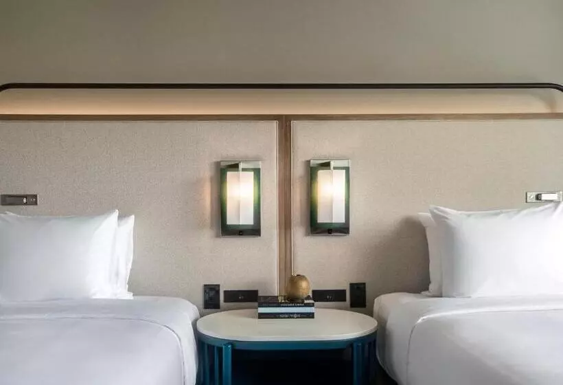 هتل Crowne Plaza Resort Guam