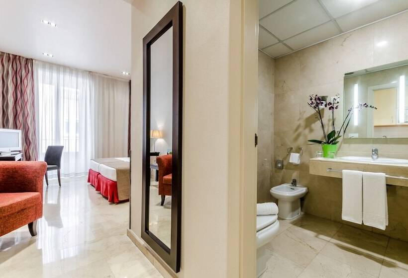 هتل Exe Suites 33