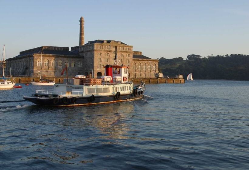 בית מלון כפרי Future Inn Plymouth