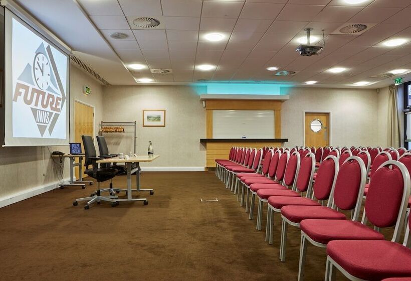 בית מלון כפרי Future Inn Plymouth