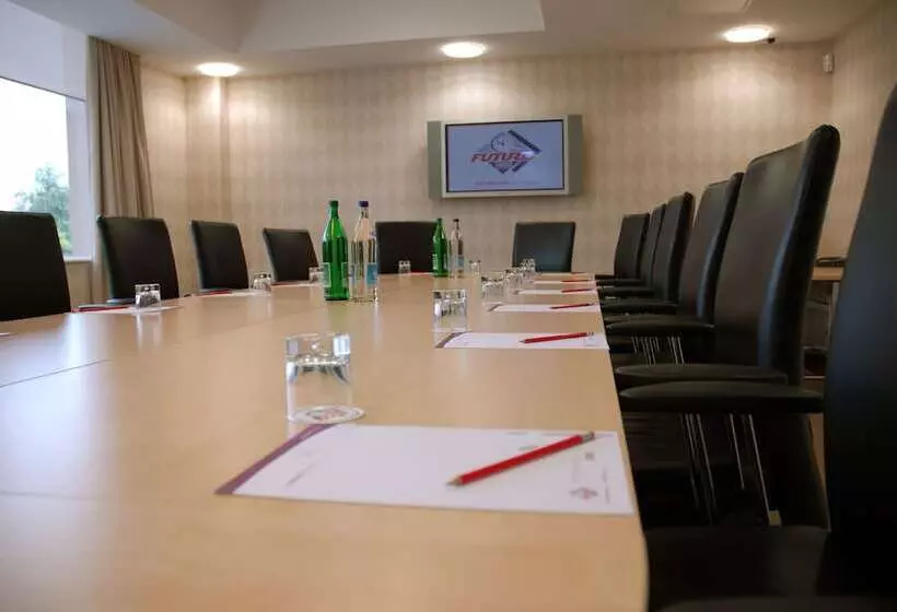 Отель Future Inn Plymouth