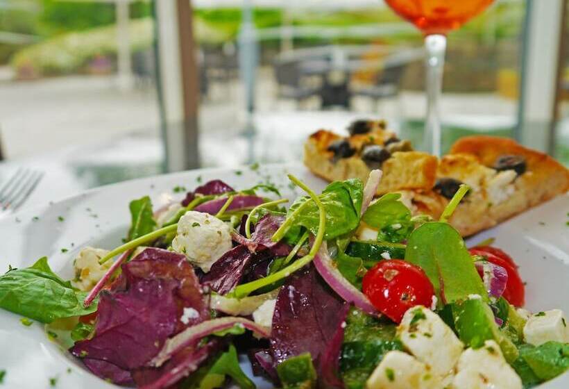 בית מלון כפרי Future Inn Plymouth