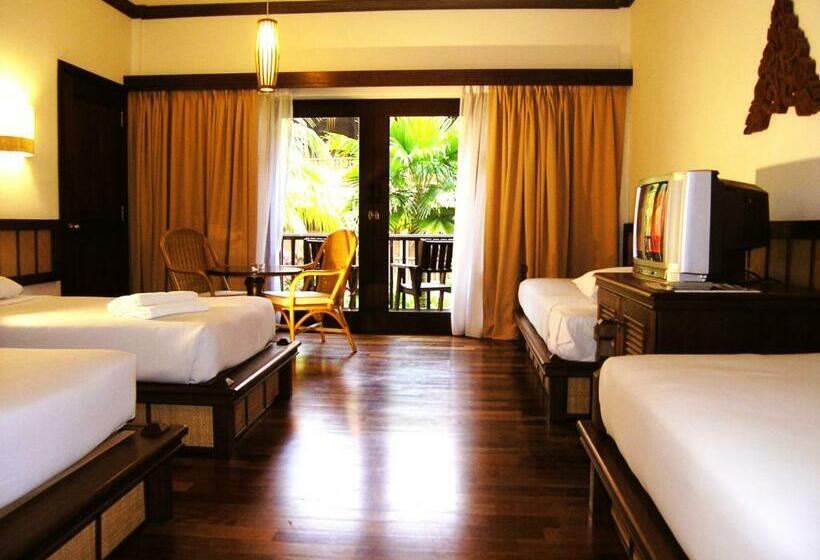 בית מלון כפרי Laguna Redang Island Resort