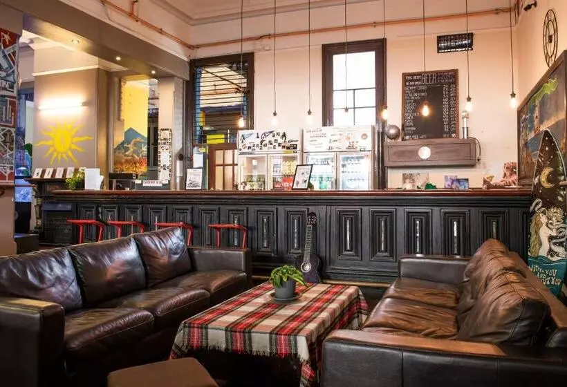 בית מלון כפרי Sundancer Backpackers Hostel