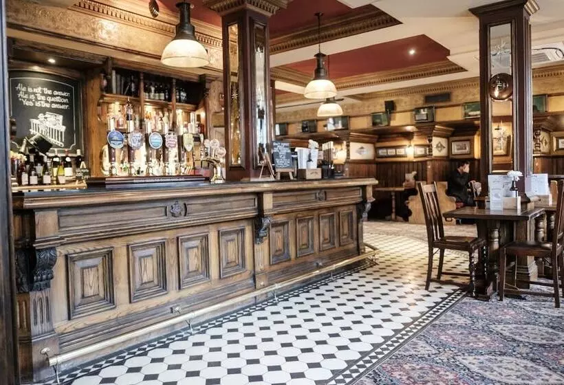 ホテル The Mad Hatter