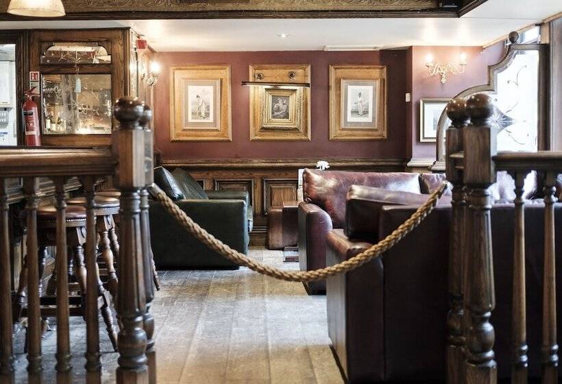 호텔 The Mad Hatter