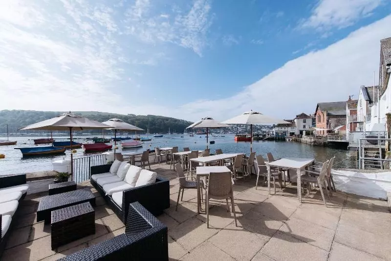 Отель The Old Quay House