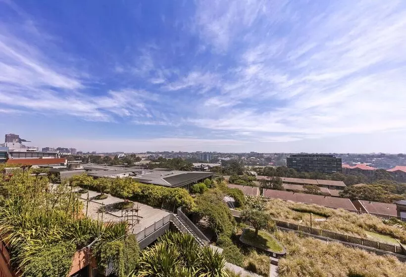 Oaks Sydney Goldsbrough Suites