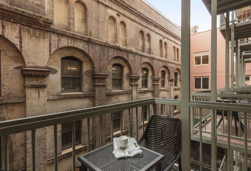 Oaks Sydney Goldsbrough Suites