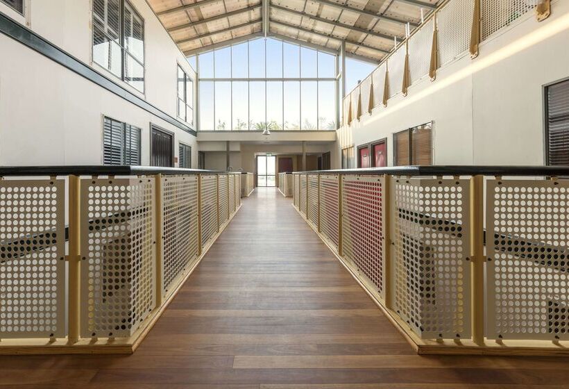 Oaks Sydney Goldsbrough Suites