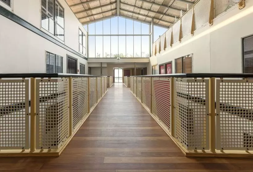 Oaks Sydney Goldsbrough Suites