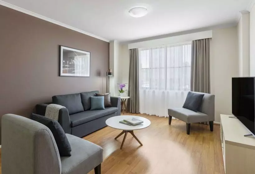 Oaks Sydney Goldsbrough Suites