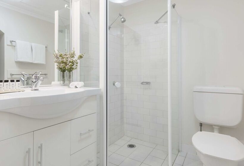 Oaks Sydney Goldsbrough Suites