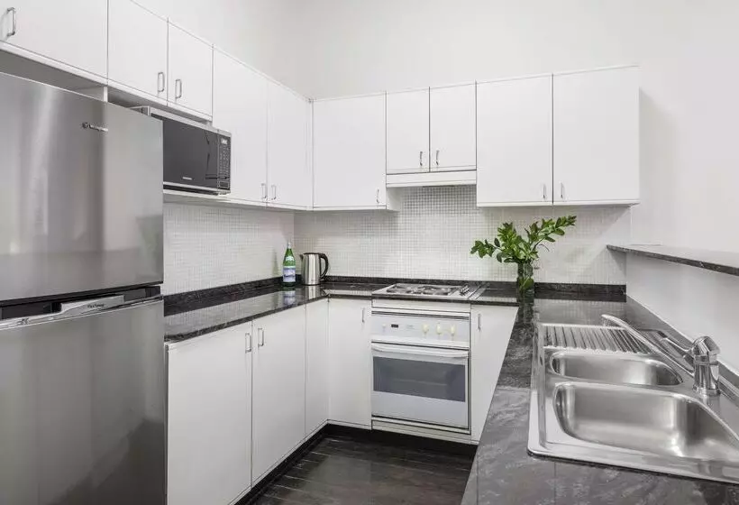 Oaks Sydney Goldsbrough Suites