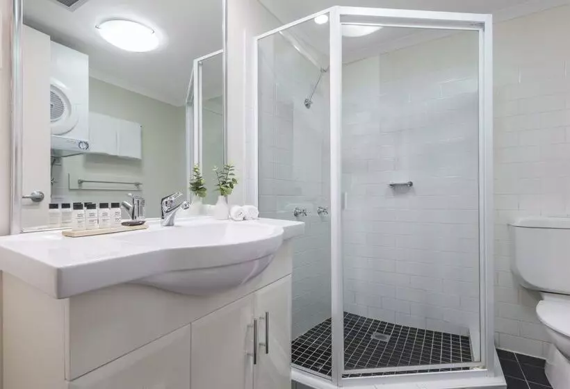Oaks Sydney Goldsbrough Suites