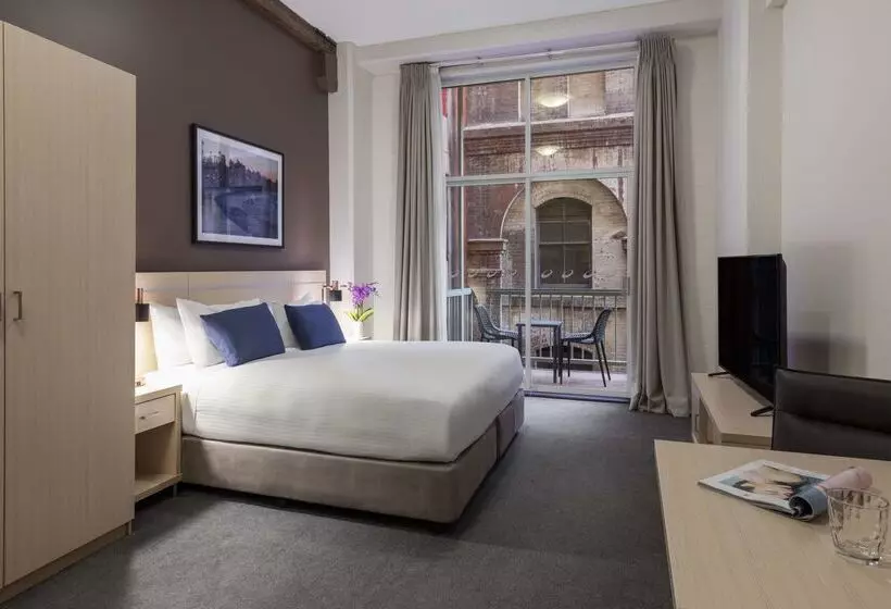 Oaks Sydney Goldsbrough Suites