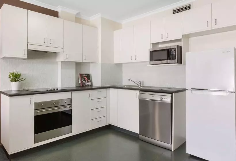 Oaks Sydney Goldsbrough Suites