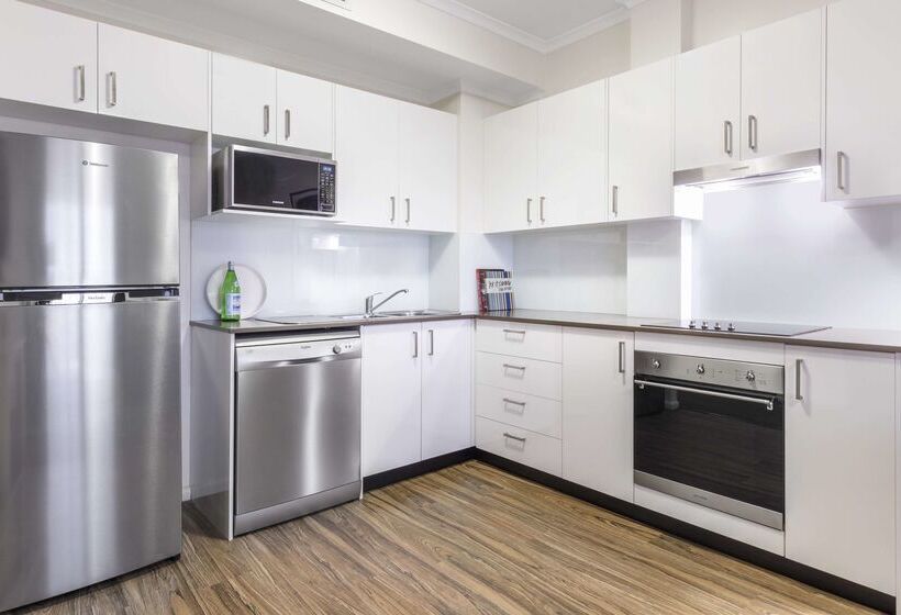 Oaks Sydney Goldsbrough Suites