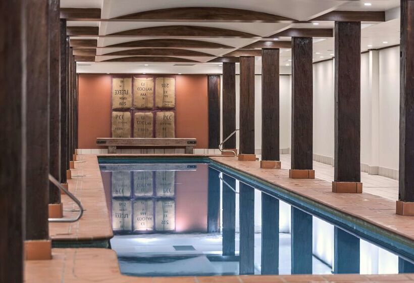 Oaks Sydney Goldsbrough Suites