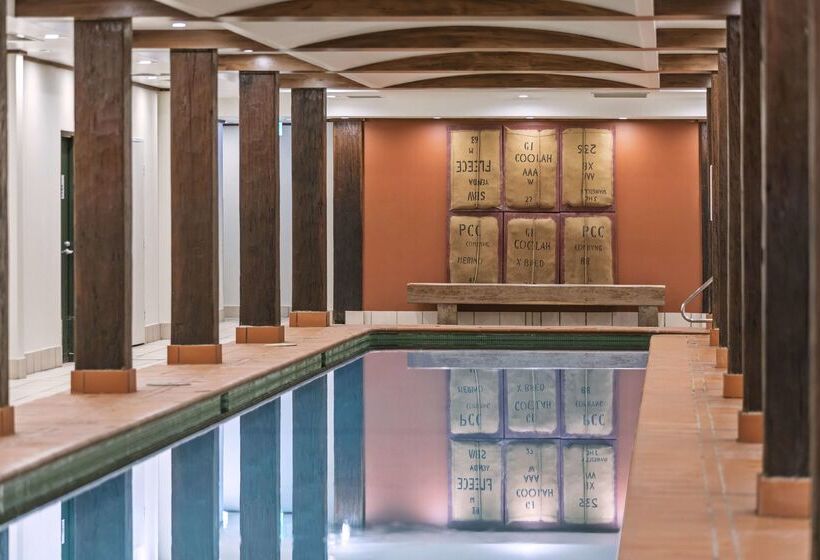 Oaks Sydney Goldsbrough Suites