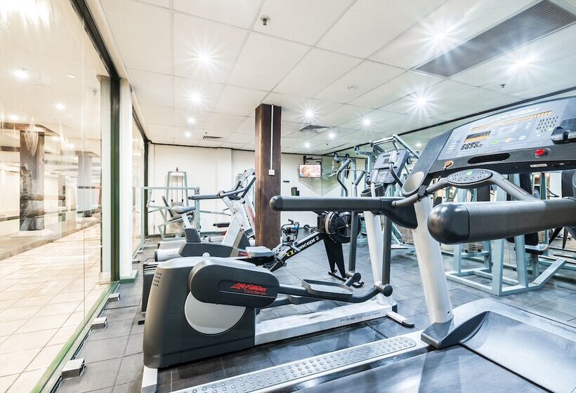 Oaks Sydney Goldsbrough Suites