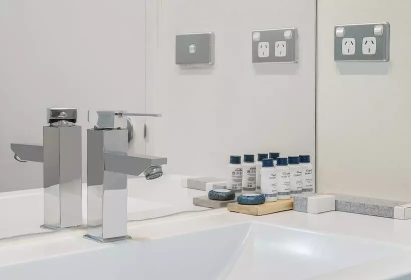 Oaks Sydney Goldsbrough Suites