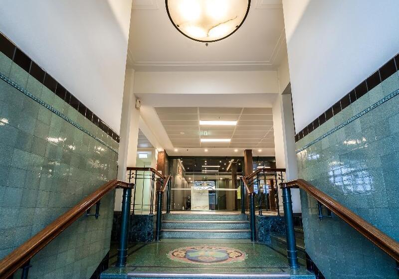 Oaks Sydney Goldsbrough Suites