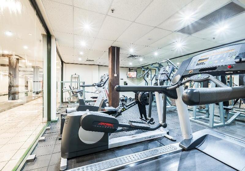 Oaks Sydney Goldsbrough Suites