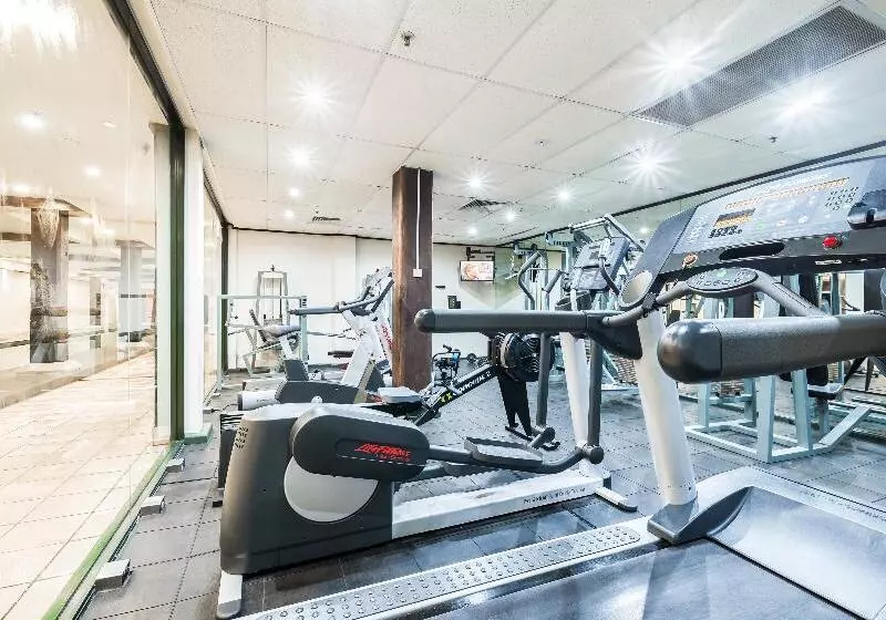 Oaks Sydney Goldsbrough Suites