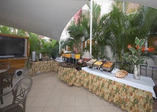 هتل On Vacation Curacao Beach