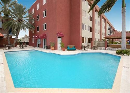 هتل On Vacation Curacao Beach