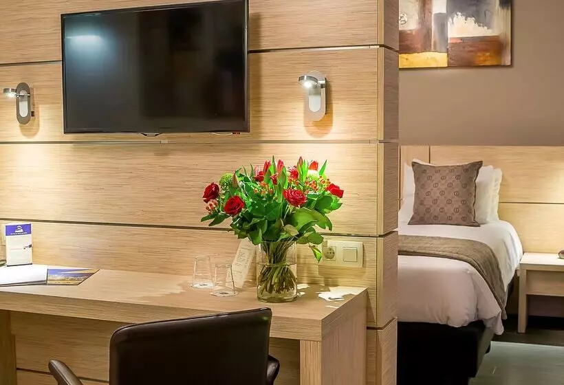 فندق Ibis Styles Charleroi Airport Aero 44