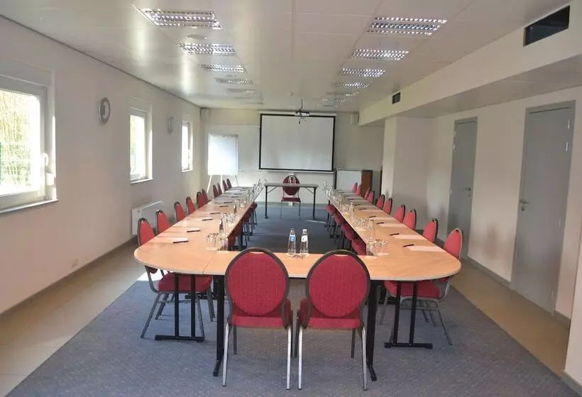 فندق Ibis Styles Charleroi Airport Aero 44