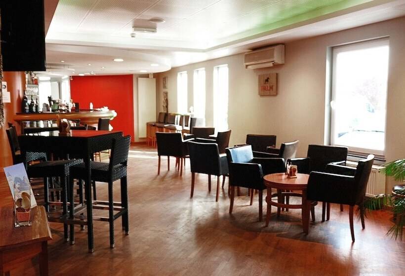 בית מלון כפרי Ibis Styles Charleroi Airport Aero 44