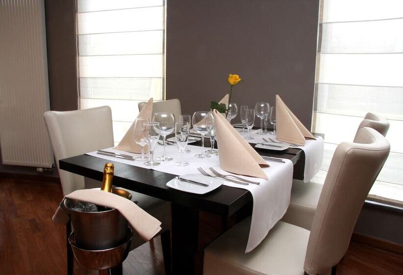 בית מלון כפרי Ibis Styles Charleroi Airport Aero 44