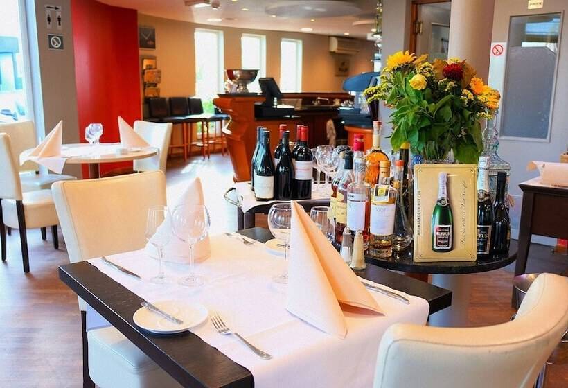 בית מלון כפרי Ibis Styles Charleroi Airport Aero 44