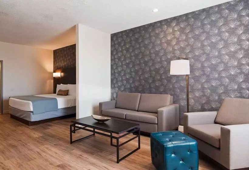 Отель Best Western Plus Montreal East