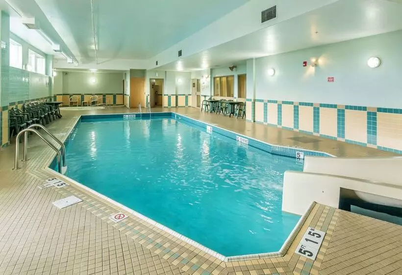 호텔 Comfort Inn & Suites