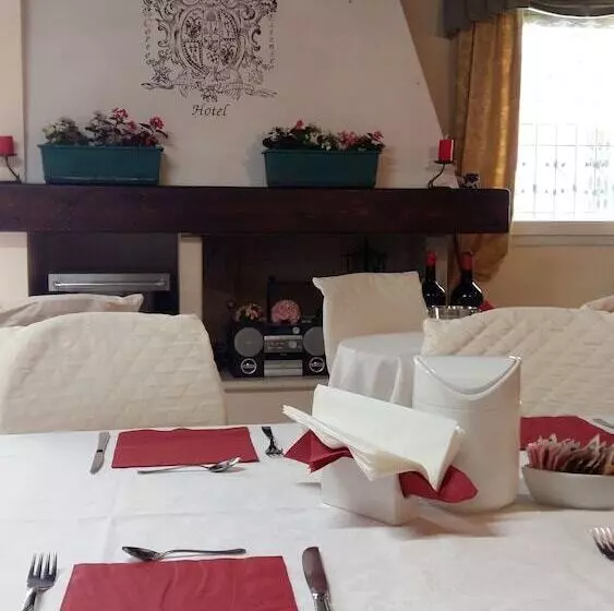 هتل Corte Estense